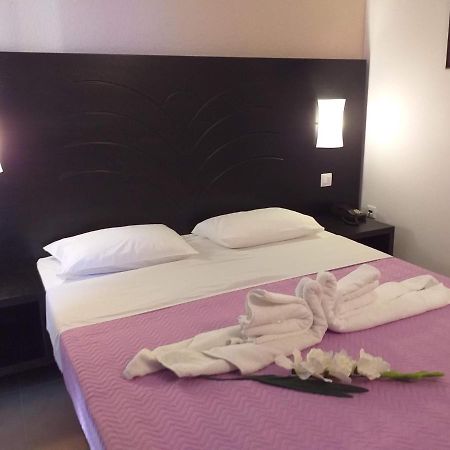 Castelia Bay Hotel Amoopi Bagian luar foto