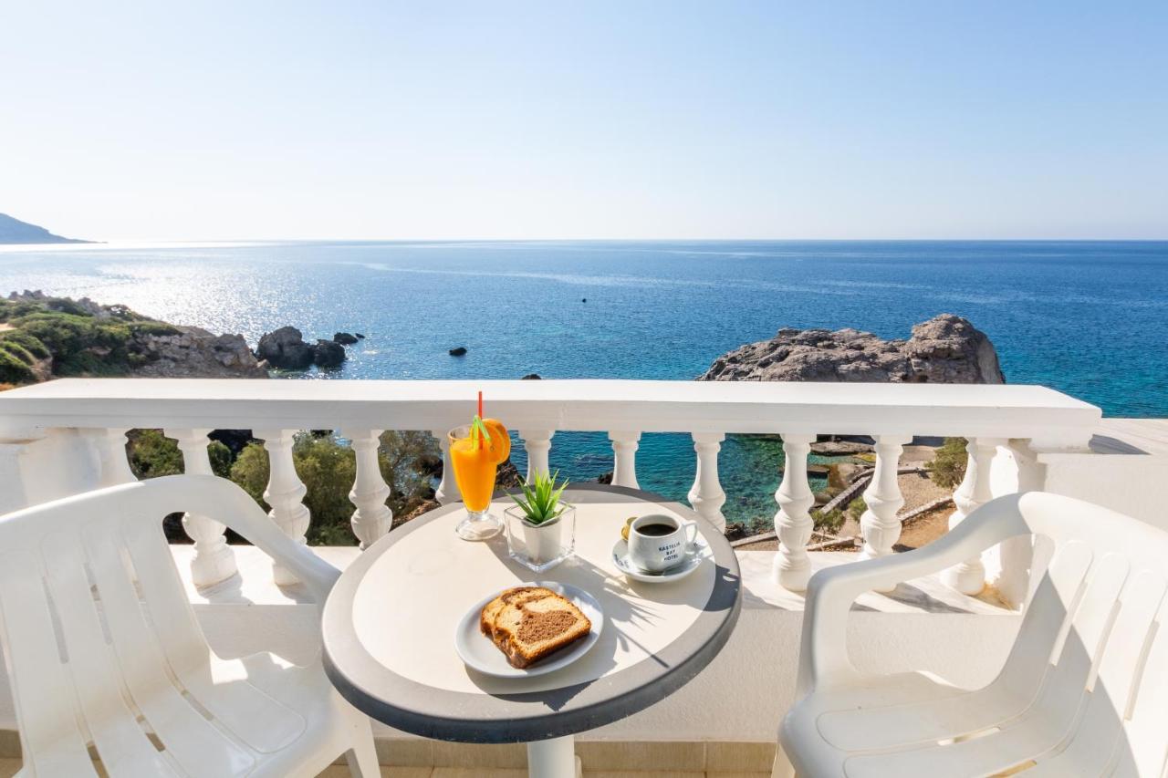 Castelia Bay Hotel Amoopi Bagian luar foto