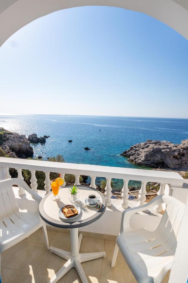 Castelia Bay Hotel Amoopi Bagian luar foto