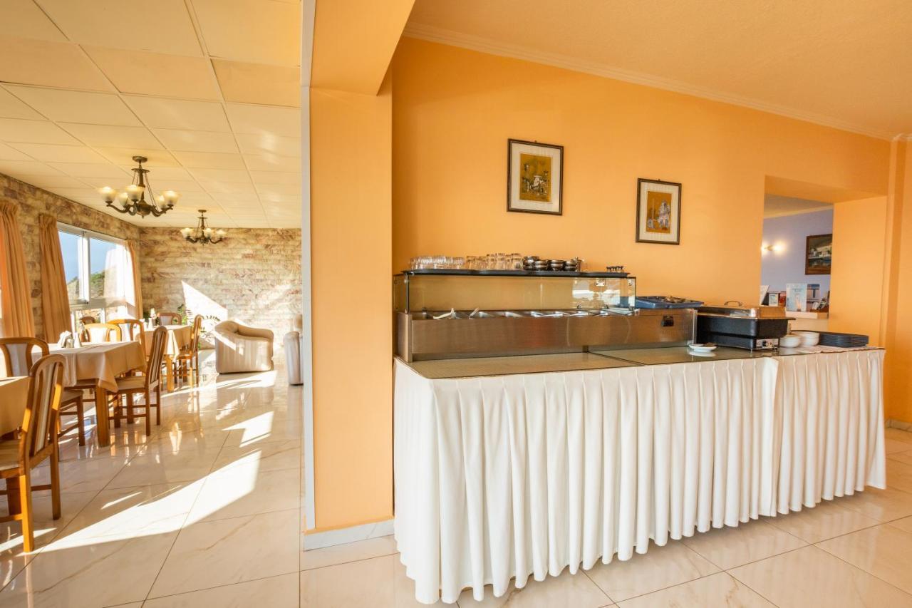Castelia Bay Hotel Amoopi Bagian luar foto