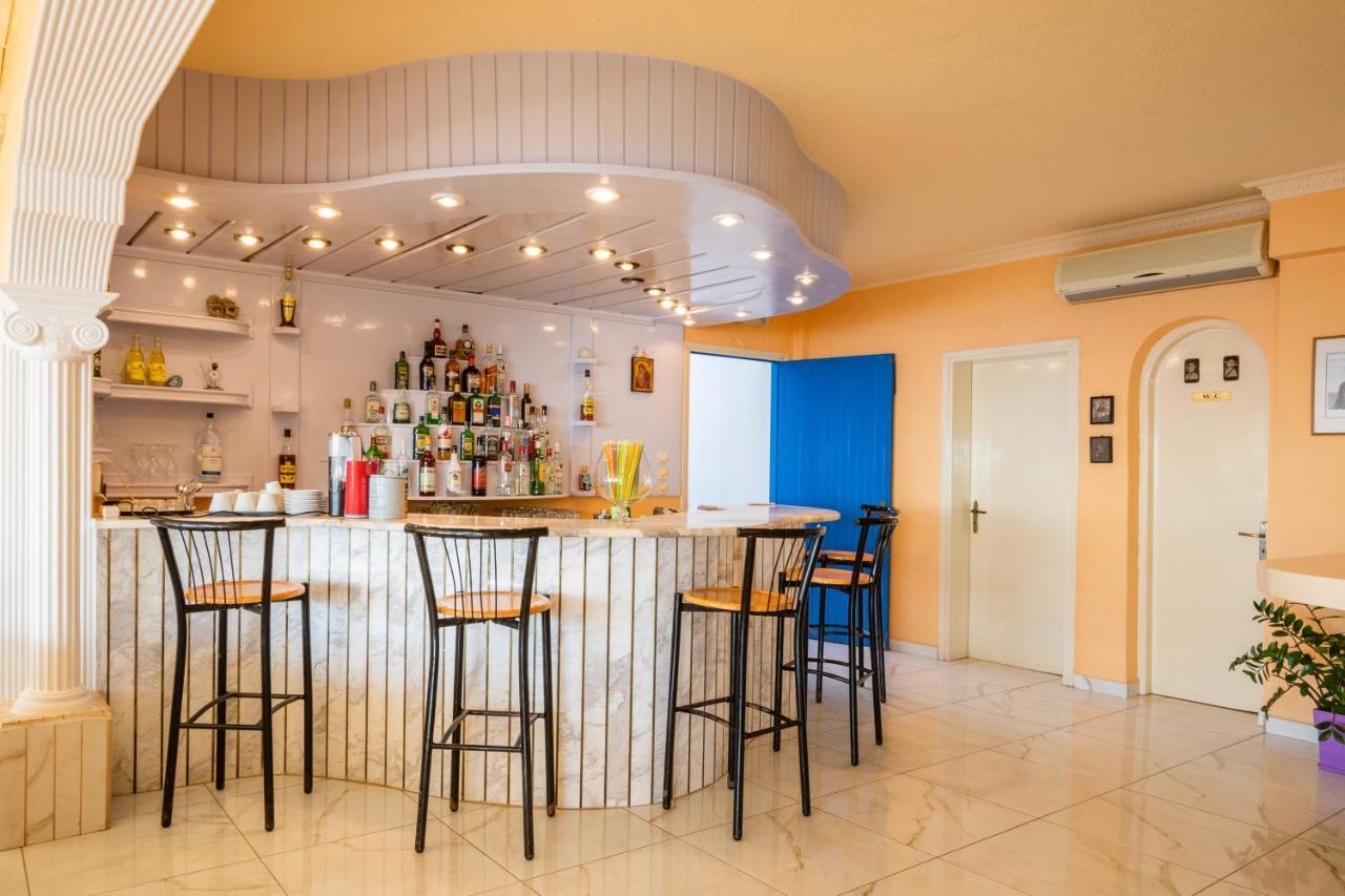 Castelia Bay Hotel Amoopi Bagian luar foto