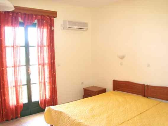 Castelia Bay Hotel Amoopi Bagian luar foto
