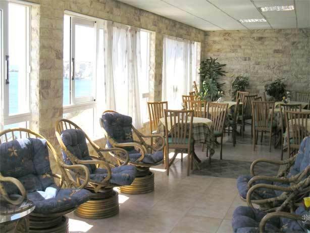 Castelia Bay Hotel Amoopi Bagian luar foto